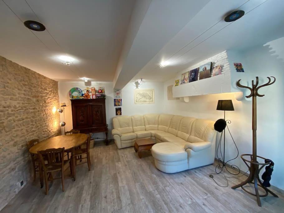Au Lavoir Vinzelles Екстер'єр фото